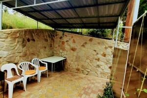 с отдельным двориком и гаражом для авто