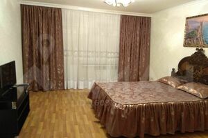 «на проспекте Кулиева»