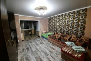 «на Юлиуса Фучика 17»