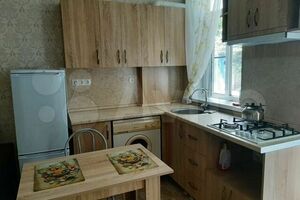 «в двух шагах от музея»