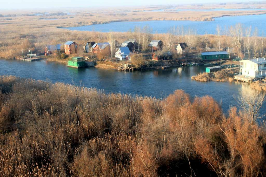 Кировский астраханская. Динамо рыболовно-охотничья база Астраханская область. Кировский Астраханская область. База отдыха Динамо Астраханская область. Рыболовная база Динамо.