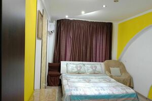 в курортной зоне рядом с санаторием Виктория