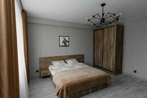 на Новоселов