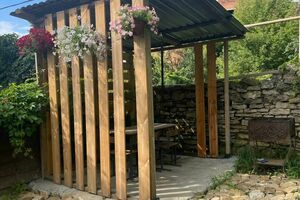 напротив сан. Виктория