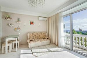 – студия на Виноградной 1е