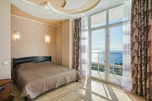 — студия №28 на пятом этаже