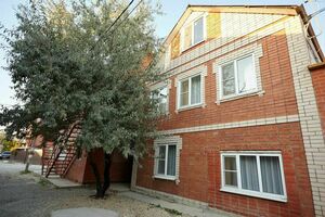 в 100 метрах от берега Азовского моря