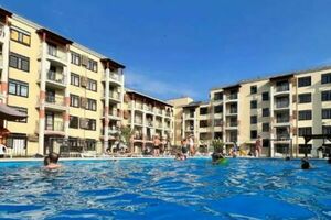 в жк «Holiday House» с бассейном