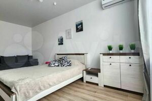 с собственным выходом на бассейн