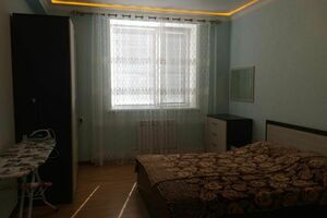 двухкомнатная на набережной с видом на море и горы