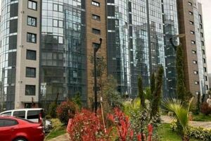 Студия с изумительным видом из окон на горы и реку