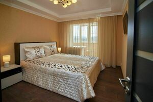 3-комнатная квартира на Широкой 36