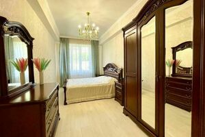 Трехкомнатная квартира на Коллективной 11